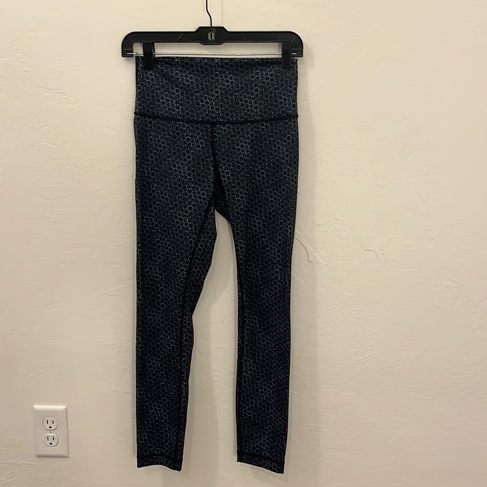 Lululemon luxtreme fabric high waisted 25 inch inseam leggings